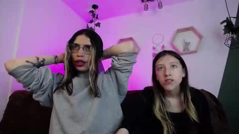 Snapshot of briarandblair chatting on February 11, 2025, 2:13 pm briarandblair online show from February 11, 2025, 2:13 pm