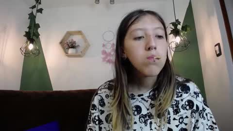 Snapshot of briarandblair chatting on February 13, 2025, 2:09 pm briarandblair online show from February 13, 2025, 2:09 pm