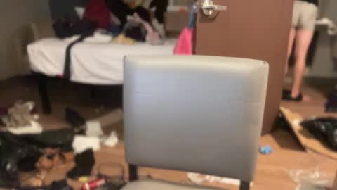 Snapshot of brickmeup chatting on April 16, 2026, 2:45 am brickmeup online show from April 16, 2026, 2:45 am