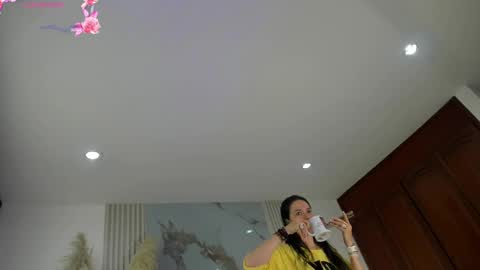 Snapshot of bridgetrodriguez chatting on October 3, 2025, 1:19 pm online show from October 3, 2025, 1:19 pm