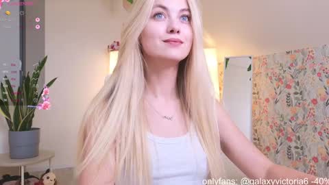 Snapshot of brilliantvictoria chatting on November 2, 2025, 1:02 pm Vi. online show from November 2, 2025, 1:02 pm