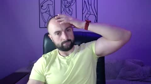 brindlefly69 online show from December 3, 2025, 11:52 am