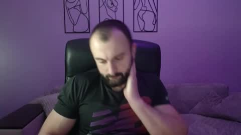 brindlefly69 online show from December 17, 2025, 11:27 am