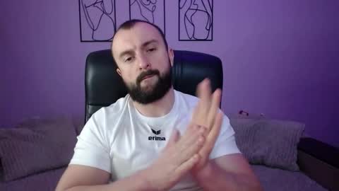 brindlefly69 online show from April 9, 2026, 11:04 am