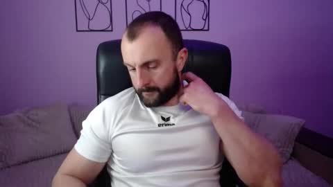 brindlefly69 online show from April 10, 2026, 10:31 am