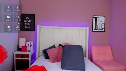 Britany online show from October 31, 2025, 8:32 pm