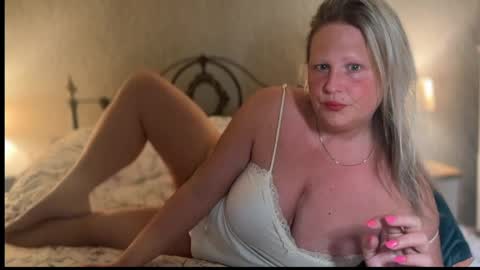 Snapshot of british_bella chatting on April 28, 2026, 4:39 am British Bella online show from April 28, 2026, 4:39 am