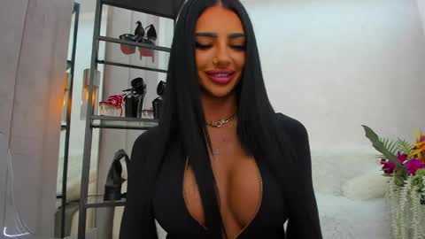 britney_charm online show from April 8, 2026, 6:24 am