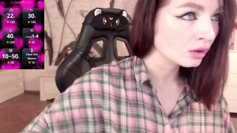 Snapshot of britneybarker chatting on November 12, 2025, 10:09 pm britneybarker online show from November 12, 2025, 10:09 pm