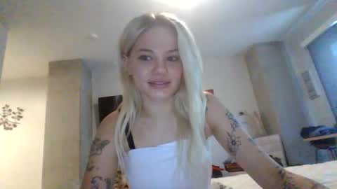 britneycherry08 online show from June 18, 2026, 9:30 pm