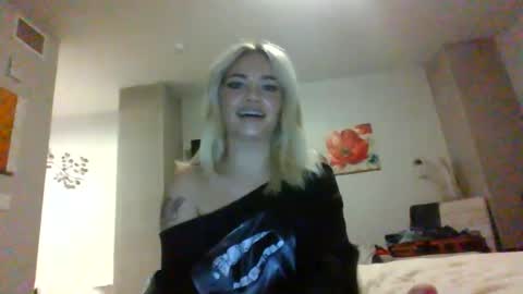 britneycherry08 online show from June 22, 2026, 3:25 am
