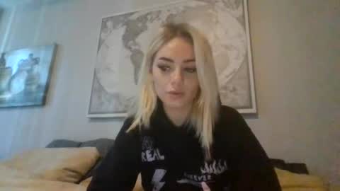 britneycherry08 online show from June 25, 2026, 9:08 pm