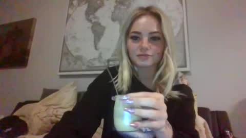 britneycherry08 online show from June 29, 2026, 3:35 am