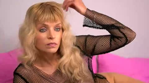 Snapshot of britneyhudson chatting on November 19, 2025, 10:04 am britneyhudson online show from November 19, 2025, 10:04 am