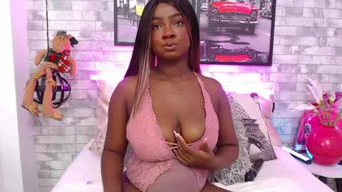 Snapshot of brittanyjhonnns chatting on December 30, 2024, 2:30 pm brittany 25 years old happy as a worm online show from December 30, 2024, 2:30 pm