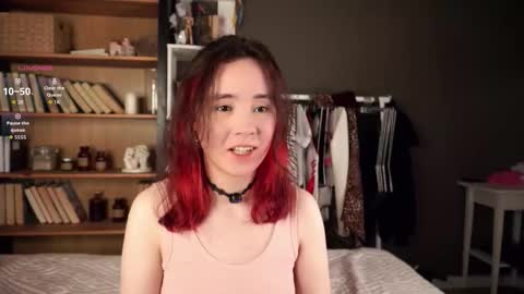 Lina online show from November 7, 2025, 11:32 am