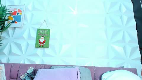 BRIYIT     online show from December 13, 2024, 4:38 pm