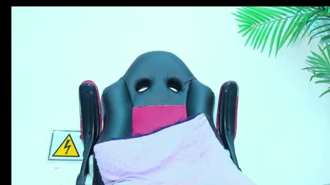 BRIYIT     online show from February 5, 2025, 5:52 am