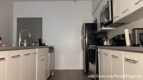 Snapshot of brodybiggs chatting on September 22, 2025, 12:01 am Brody Biggs online show from September 22, 2025, 12:01 am