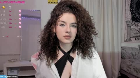 Snapshot of brookchills chatting on December 8, 2024, 6:50 pm Brook Help me collect 100 reactions online show from December 8, 2024, 6:50 pm