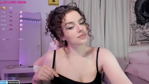 Snapshot of brookchills chatting on December 11, 2024, 7:46 pm Brook Help me collect 100 reactions online show from December 11, 2024, 7:46 pm