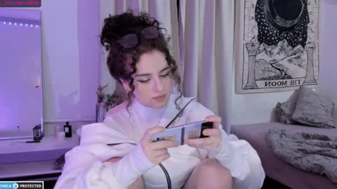 Snapshot of brookchills chatting on February 11, 2025, 11:22 pm Brook Help me collect 100 reactions online show from February 11, 2025, 11:22 pm