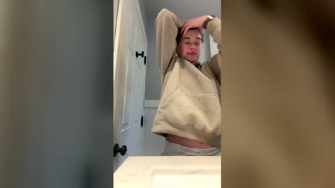 brookly185001 online show from April 20, 2026, 9:16 pm