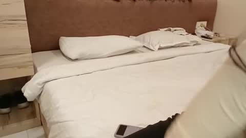 Chocolate couple online show from December 20, 2025, 8:21 am