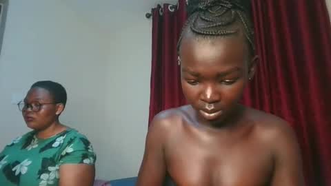 Snapshot of brown_sugar4 chatting on October 19, 2025, 5:13 pm brown_sugar4 online show from October 19, 2025, 5:13 pm