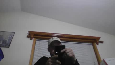 Snapshot of browndog5580 chatting on December 5, 2024, 4:20 am browndog5580 online show from December 5, 2024, 4:20 am