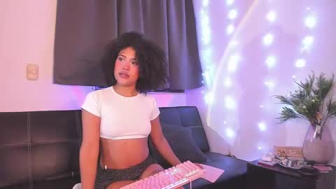 Snapshot of browngirl69 chatting on January 13, 2025, 2:18 am miss muller online show from January 13, 2025, 2:18 am