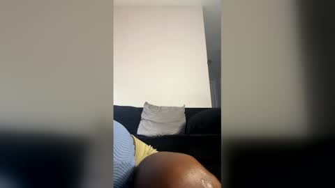 Snapshot of brownnnjuicy chatting on December 17, 2025, 2:12 pm brownnnjuicy online show from December 17, 2025, 2:12 pm