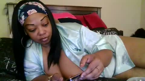 brownroundrenee online show from November 18, 2025, 11:25 am