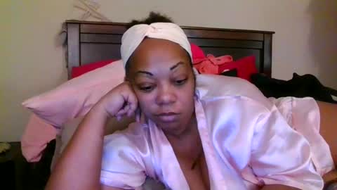 Snapshot of brownroundrenee chatting on July 18, 2026, 11:36 am brownroundrenee online show from July 18, 2026, 11:36 am