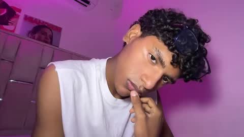 Andre online show from April 16, 2026, 4:46 am