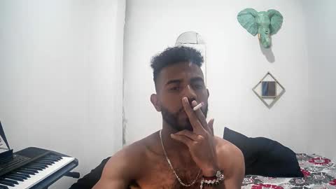 bruce_1111 online show from October 22, 2025, 4:46 am