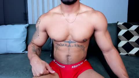 Snapshot of bruce_roldan chatting on April 30, 2026, 5:52 pm bruce roldan online show from April 30, 2026, 5:52 pm