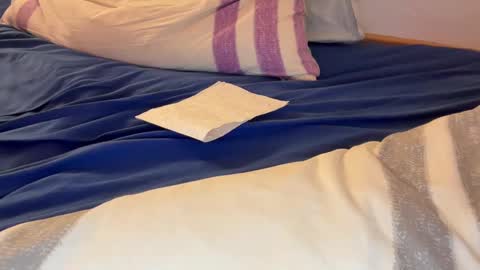 Snapshot of brujo_4 chatting on December 17, 2024, 2:55 pm Brujo 4 online show from December 17, 2024, 2:55 pm