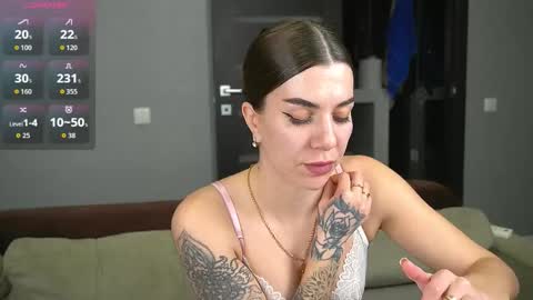 Snapshot of brunette_from_the_moon chatting on February 5, 2026, 10:58 pm Alice online show from February 5, 2026, 10:58 pm