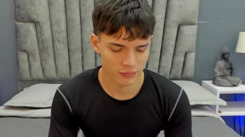 Snapshot of bruno_bellini chatting on November 24, 2025, 11:21 am Bruno Bellini online show from November 24, 2025, 11:21 am