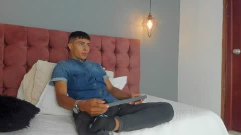 Snapshot of bruno_fox_ chatting on June 17, 2026, 12:40 pm Bruno online show from June 17, 2026, 12:40 pm
