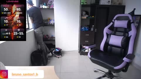 Snapshot of bruno_santos1 chatting on May 17, 2026, 1:18 pm Bruno online show from May 17, 2026, 1:18 pm