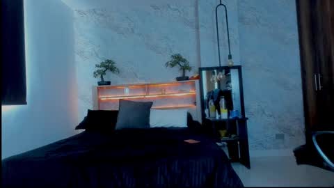 Snapshot of bruno_woods chatting on March 1, 2025, 2:55 pm Andres Suarez online show from March 1, 2025, 2:55 pm