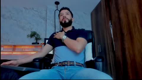 Snapshot of bruno_woods chatting on March 2, 2025, 2:08 am Andres Suarez online show from March 2, 2025, 2:08 am