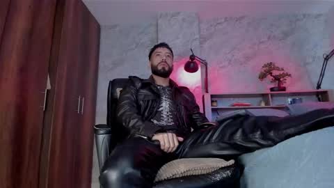 Snapshot of bruno_woods chatting on October 28, 2025, 1:36 pm Andres Suarez online show from October 28, 2025, 1:36 pm