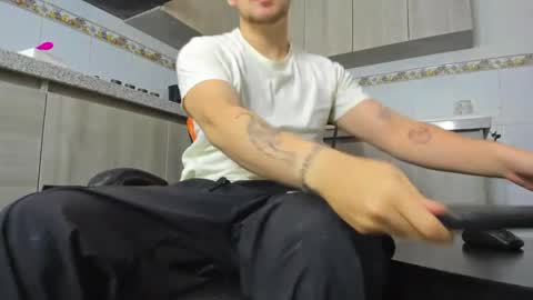 Snapshot of brunowalkerr chatting on September 17, 2025, 1:02 pm Say me Bruno online show from September 17, 2025, 1:02 pm