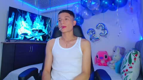 Snapshot of bryam_hot chatting on January 13, 2025, 1:56 am BRYAM INDEPENDENT MODEL online show from January 13, 2025, 1:56 am