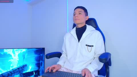 Snapshot of bryam_hot chatting on February 1, 2025, 3:30 am BRYAM INDEPENDENT MODEL online show from February 1, 2025, 3:30 am