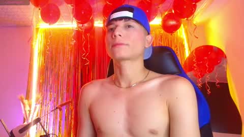 Snapshot of bryam_hot chatting on September 24, 2025, 8:34 pm BRYAM INDEPENDENT MODEL online show from September 24, 2025, 8:34 pm