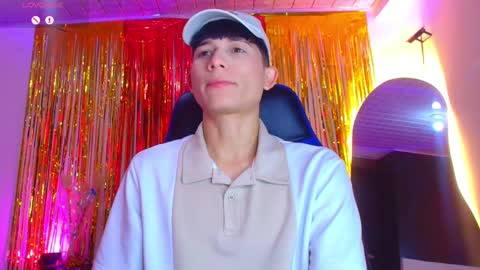 Snapshot of bryam_hot chatting on October 4, 2025, 1:31 pm BRYAM INDEPENDENT MODEL online show from October 4, 2025, 1:31 pm